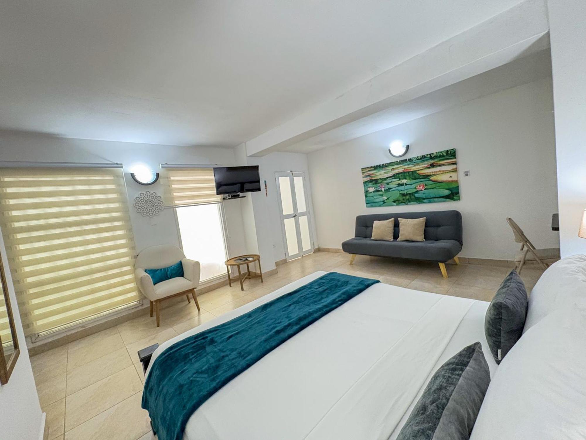 Hotel At The Park 3*